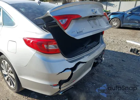 2015 Hyundai Sonata Sport z USA, uszkodzony, nr VIN 5NPE34AF4FH043324